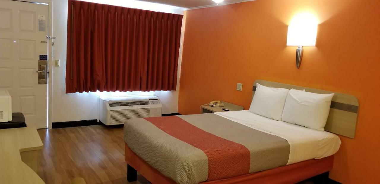 Fairbridge Express Motel 2*